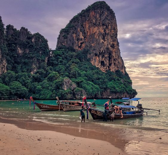 Cần chuẩn bị những gì khi đi du lịch Thái Lan?